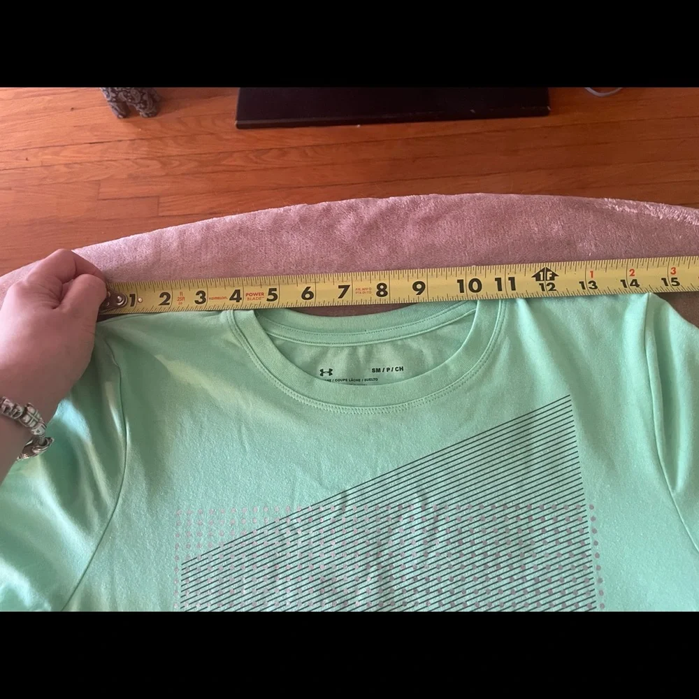 Under Armour long sleeve top. - Picture 9 of 9